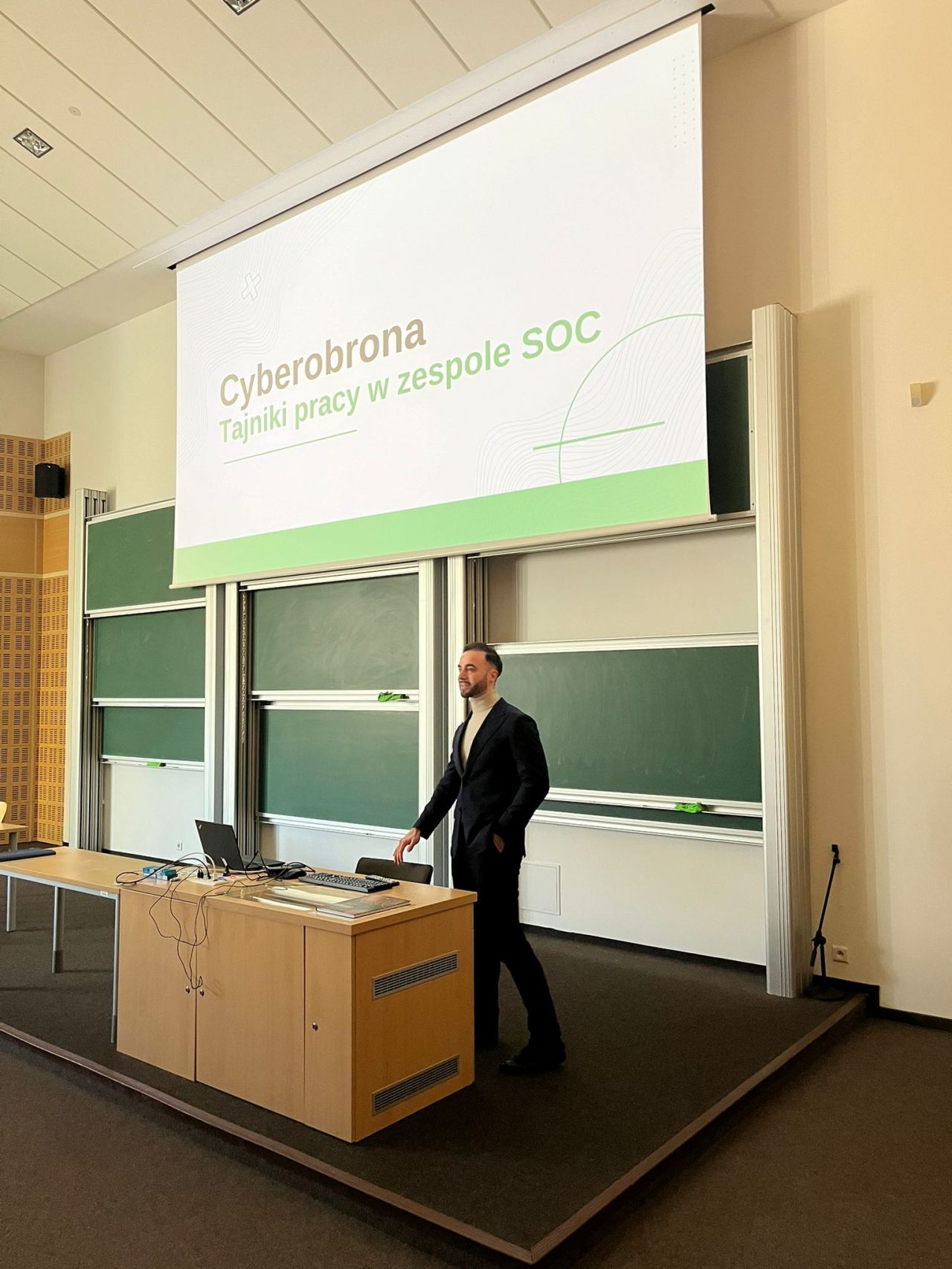 Maciej Cieśla Wykład - Cyberobrona